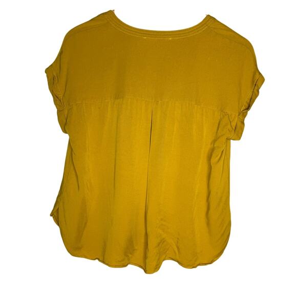 Rose + Olive mustard color v neck top with rolled sleeve Size small - Picture 3 of 5